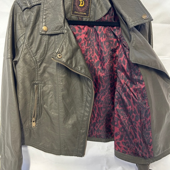 Size Large Women’s Vintage Dollhouse faux leather moto jacket. - Picture 2 of 3